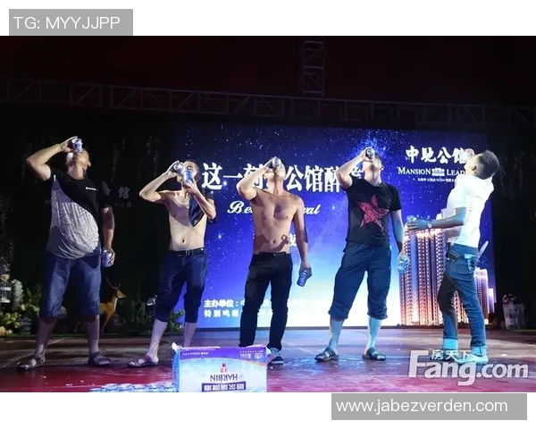 足球与音乐的完美结合铜梁龙赛前开场秀由威尔周梓倩倾情献唱